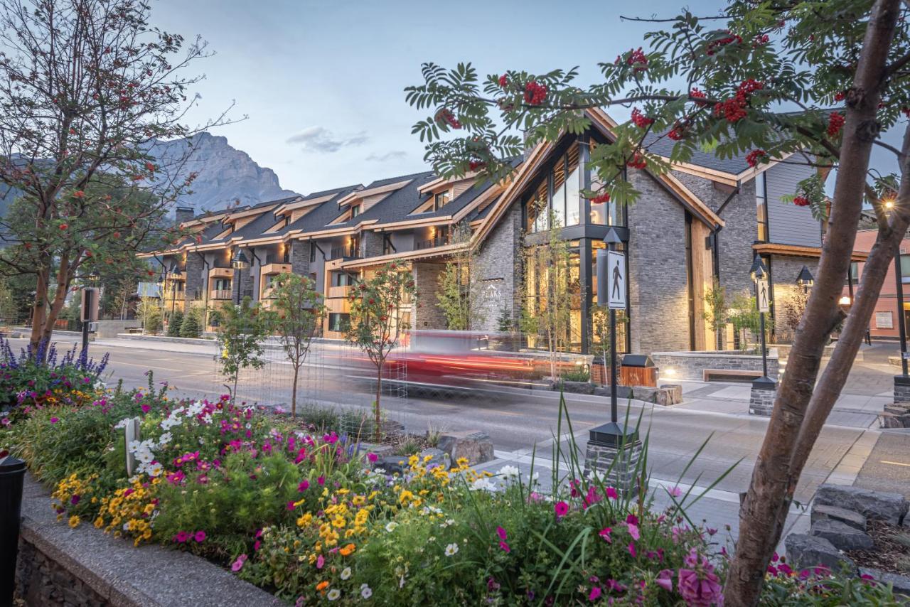 Peaks Hotel And Suites Banff Exterior foto